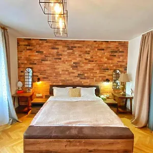 https://city-center-old-town-entire-flat.bucharesthotelsnow.com